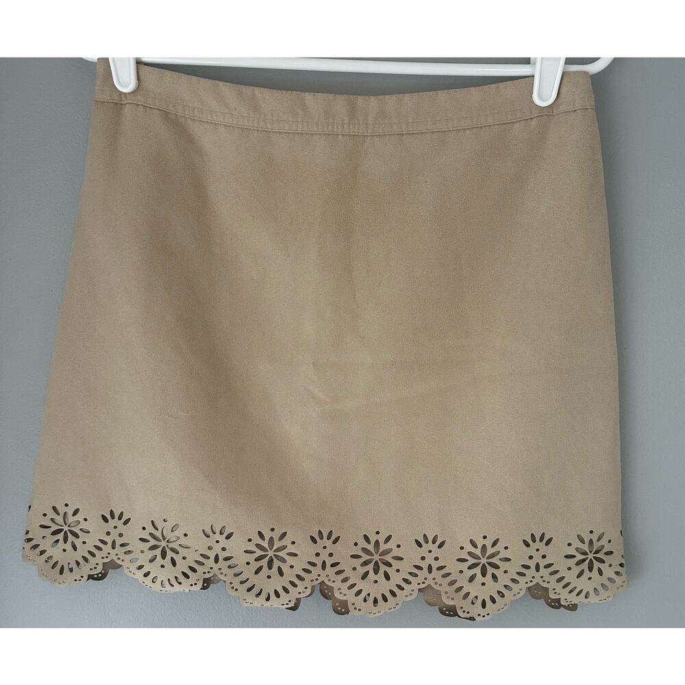 Hollister Faux suede mini tan skirt fully lined back zipper scalloped edge SZ 7